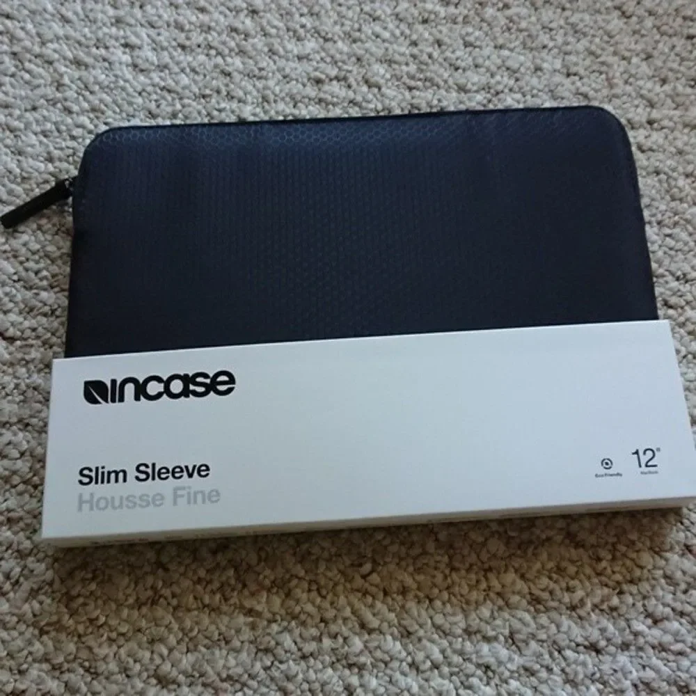 Brand new - Incase Slim Sleeve for MacBook 12